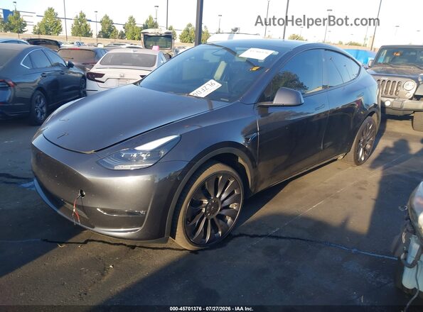7SAYGDEF0RF062888 2024 TESLA MODEL Y Gray Vista tres cuartos delantera izquierda