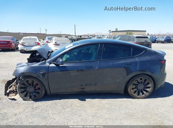 7SAYGDEF0SF237579 2025 TESLA MODEL Y Серый Панорамный вид салона 360°
