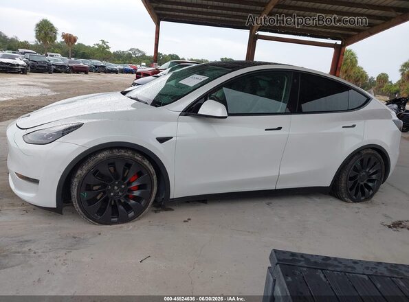 7SAYGDEF1NF517533 2022 TESLA MODEL Y White Widok wnętrza 360 stopni