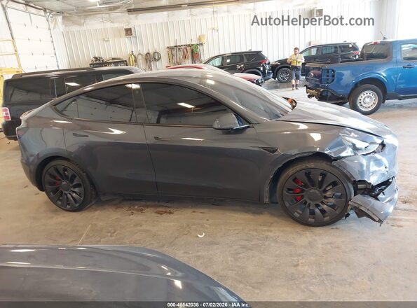 7SAYGDEF1PF646519 2023 TESLA MODEL Y Gray Widok zestawu wskaźników