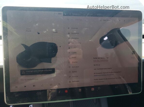 7SAYGDEF2RA278674 2024 TESLA MODEL Black ხელსაწყოთა პანელის ხედი