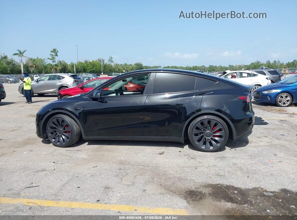7SAYGDEF2RA296673 2024 TESLA MODEL Y Black Vista interior trasera