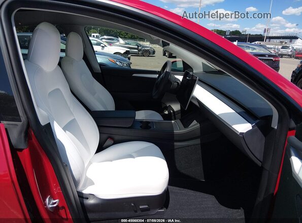 7SAYGDEF3PF624814 2023 TESLA MODEL Y Красный Вид салона спереди