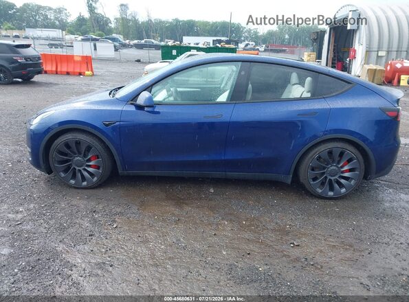 7SAYGDEF3RA268218 2024 TESLA MODEL Y Blue სალონის 360-გრადუსიანი ხედი