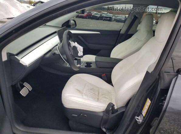 7SAYGDEF3RF066031 2024 TESLA MODEL Угольный Вид салона спереди