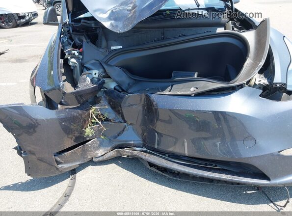 7SAYGDEF3SA345045 2025 TESLA MODEL Y Серый Вид спереди