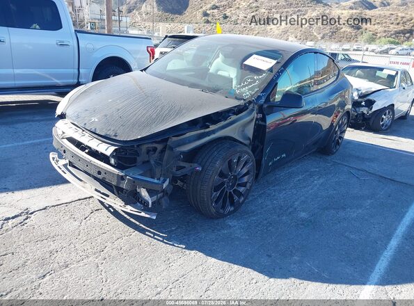 7SAYGDEF4PF640987 2023 TESLA MODEL Y Черный Передняя левая четверть