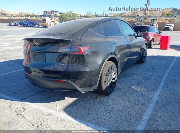 7SAYGDEF4PF640987 2023 TESLA MODEL Y Черный Задняя правая четверть