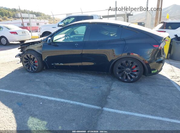 7SAYGDEF4PF640987 2023 TESLA MODEL Y Черный 