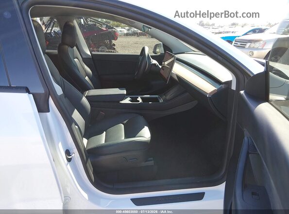 7SAYGDEF5NF396201 2022 TESLA MODEL Y White Սալոնի դիմացի տեսք