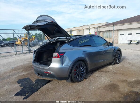7SAYGDEF5RA309948 2024 TESLA MODEL Y Gray Trasero derecho
