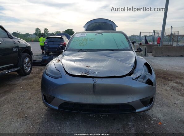 7SAYGDEF5RA309948 2024 TESLA MODEL Y Gray Vista del salpicadero