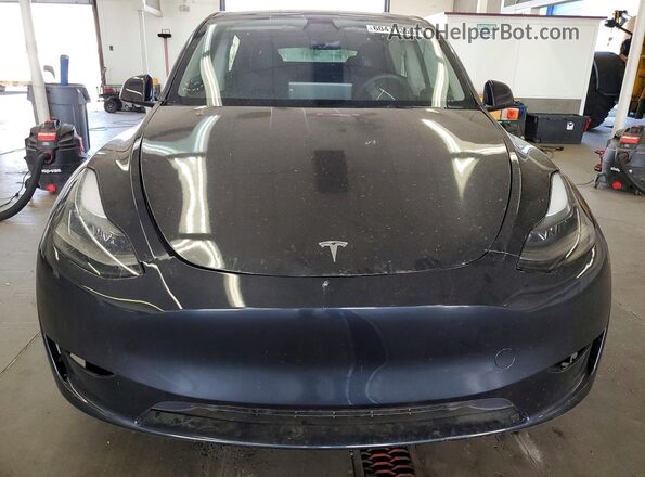 7SAYGDEF5RA330539 2024 TESLA MODEL Charcoal Widok z przodu