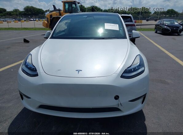 7SAYGDEF6PA049086 2023 TESLA MODEL Y White Առջևի վահանակի տեսք