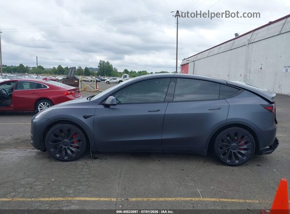 7SAYGDEF6PF668595 2023 TESLA MODEL Y Gray Widok wnętrza 360 stopni