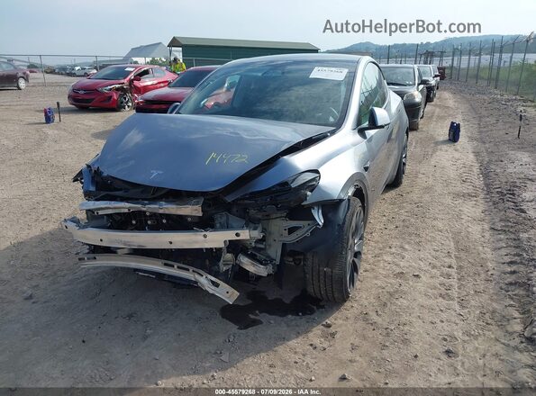 7SAYGDEF6RA320277 2024 TESLA MODEL Y Gray Przód lewy