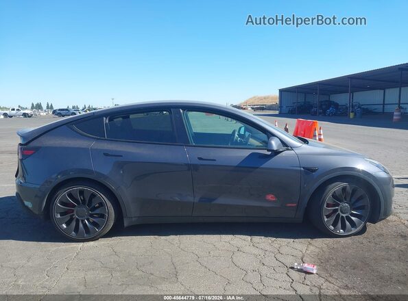 7SAYGDEF7NF346237 2022 TESLA MODEL Y Gray Vista interior trasera