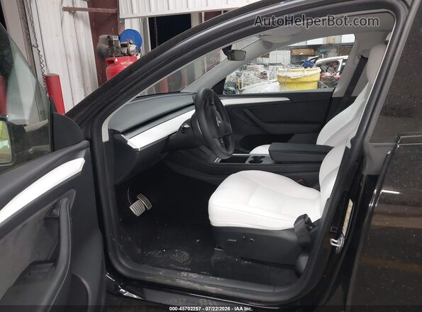 7SAYGDEF7PF913338 2023 TESLA MODEL Y Black წინა სალონის ხედი