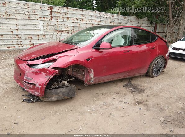 7SAYGDEF7RF043061 2024 TESLA MODEL Y Red Vista tres cuartos delantera izquierda