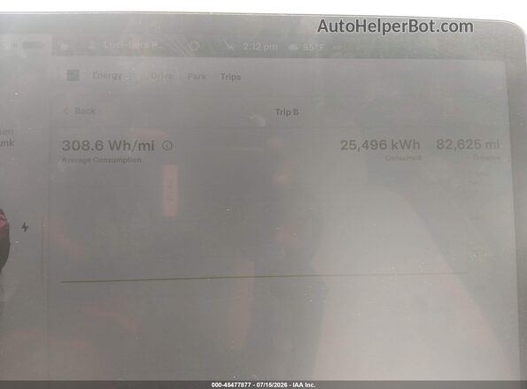 7SAYGDEF7RF043061 2024 TESLA MODEL Y Red Vista de los asientos traseros