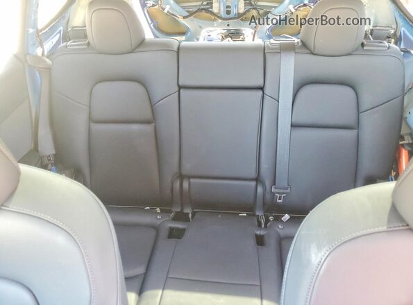7SAYGDEF8NF348417 2022 TESLA MODEL Blue Widok tylnych siedzeń