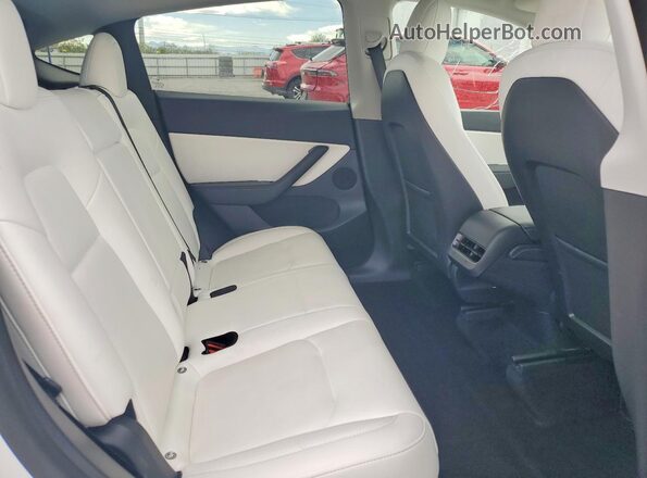 7SAYGDEF8NF489990 2022 TESLA MODEL White უკანა სალონის ხედი