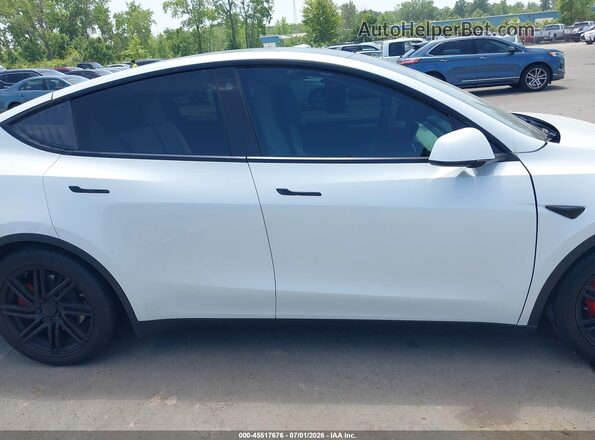 7SAYGDEF8PF702326 2023 TESLA MODEL Y White Սալոնի 360 աստիճան տեսք
