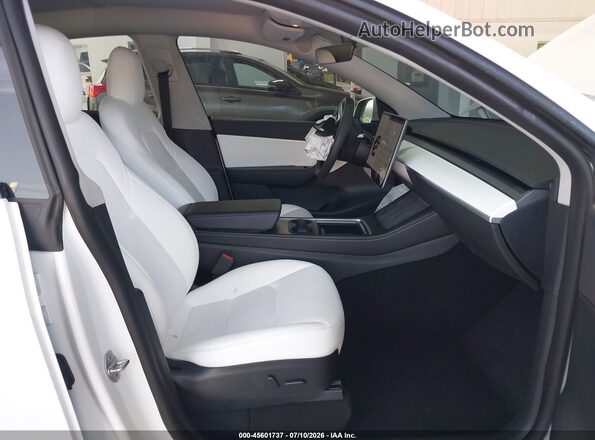 7SAYGDEF9NF380762 2022 TESLA MODEL Y White წინა სალონის ხედი