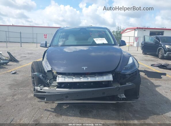 7SAYGDEF9PF840523 2023 TESLA MODEL Y Gray Vista del salpicadero