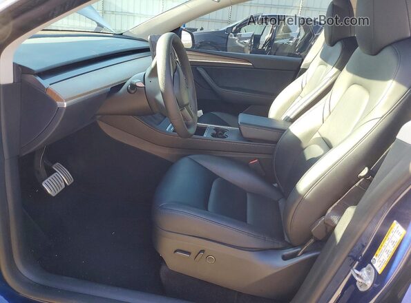 7SAYGDEF9RF154551 2024 TESLA MODEL Blue წინა სალონის ხედი
