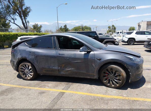 7SAYGDEFXNF405460 2022 TESLA MODEL Y Gray Rear interior view