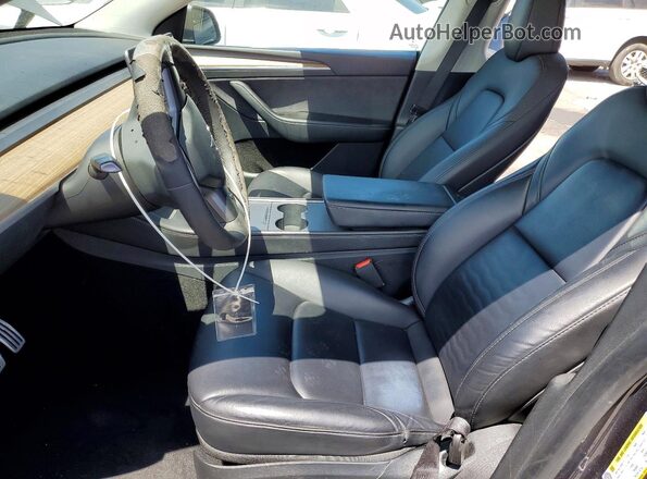 7SAYGDEFXPF798797 2023 TESLA MODEL Gray წინა სალონის ხედი