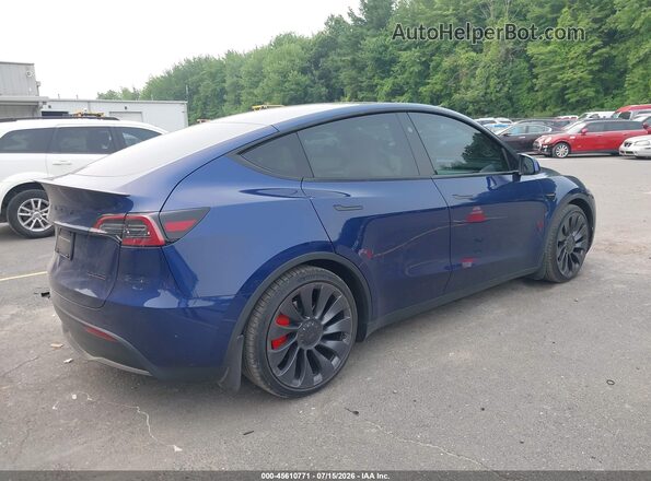 7SAYGDEFXRF026156 2024 TESLA MODEL Y Blue Trasero derecho
