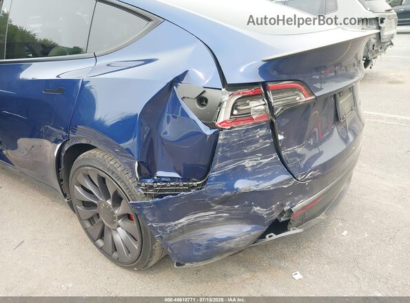 7SAYGDEFXRF026156 2024 TESLA MODEL Y Blue Vista frontal