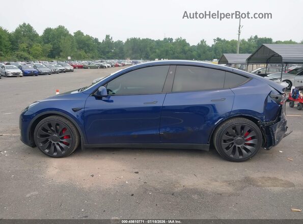 7SAYGDEFXRF026156 2024 TESLA MODEL Y Blue Vista interior trasera