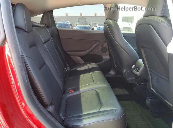 7SAYGDEFXRF058802 2024 TESLA MODEL Burgundy Հետևի նստատեղերի տեսք