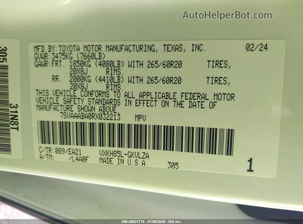 7SVAAABA0RX032213 2024 TOYOTA SEQUOIA White Vista del compartimento del motor