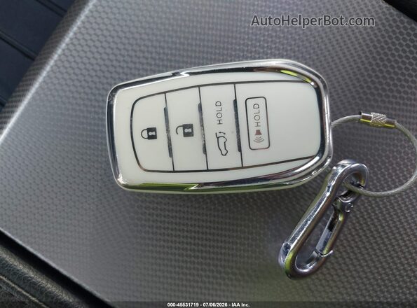 7SVAAABA0RX032213 2024 TOYOTA SEQUOIA White Vista del salpicadero