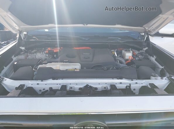 7SVAAABA0RX032213 2024 TOYOTA SEQUOIA White Vista trasera