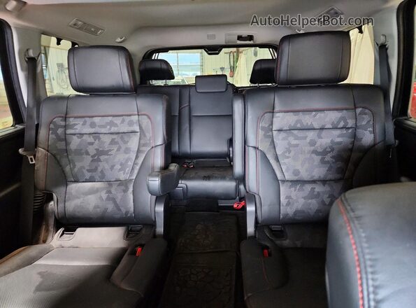 7SVAAABA1PX015207 2023 TOYOTA SEQUOIA Gray უკანა სავარძლების ხედი