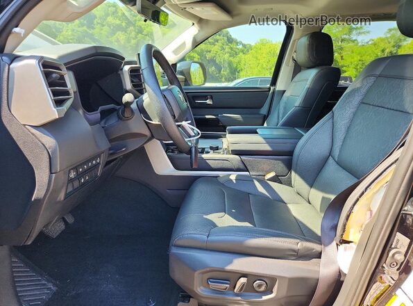 7SVAAABA1RX025707 2024 TOYOTA SEQUOIA Black Вид салону спереду
