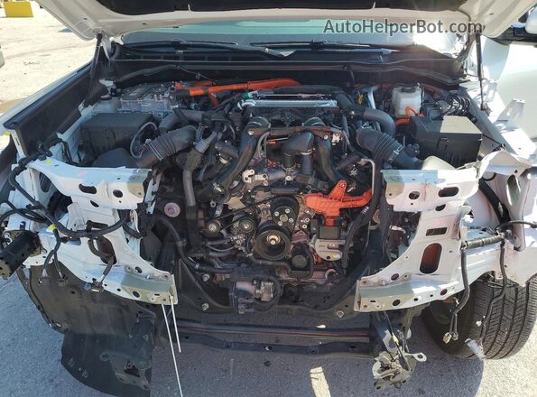 7SVAAABA2SX054722 2025 TOYOTA SEQUOIA White Vista del compartimento del motor