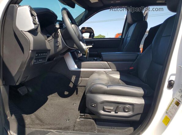 7SVAAABA2SX054722 2025 TOYOTA SEQUOIA White Vista interior delantera