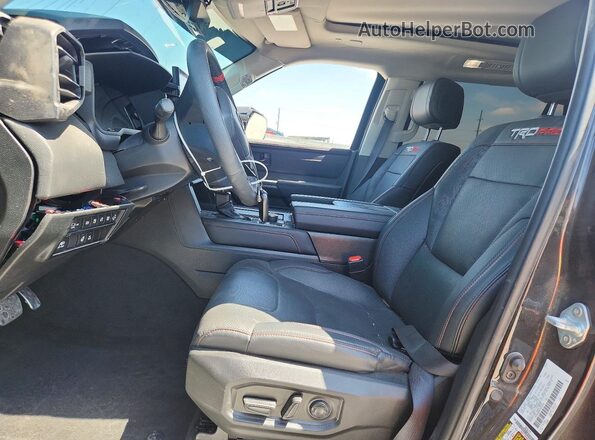 7SVAAABA4PX016318 2023 TOYOTA SEQUOIA Black წინა სალონის ხედი