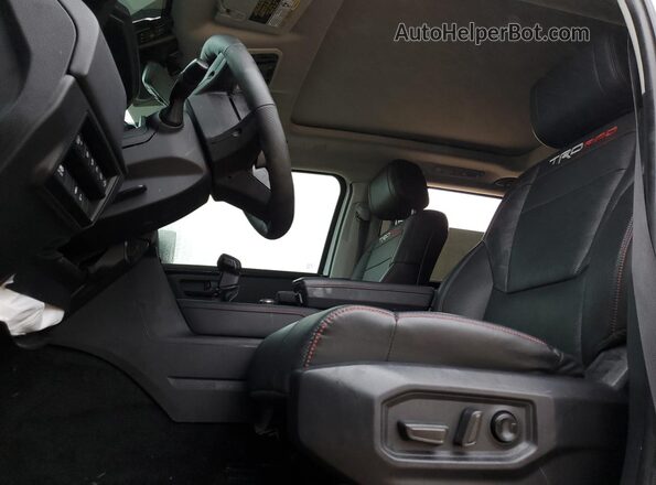 7SVAAABA5PX009815 2023 TOYOTA SEQUOIA White Вид салону спереду