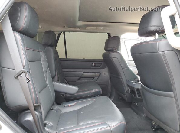 7SVAAABA5PX009815 2023 TOYOTA SEQUOIA White Вид задньої частини салону