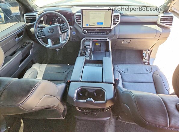7SVAAABA6RX044043 2024 TOYOTA SEQUOIA Gray წინა პანელის ხედი