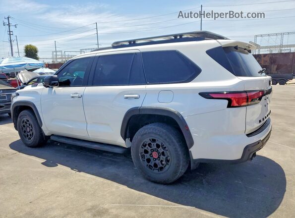 7SVAAABA7RX038557 2024 TOYOTA SEQUOIA White Rear left