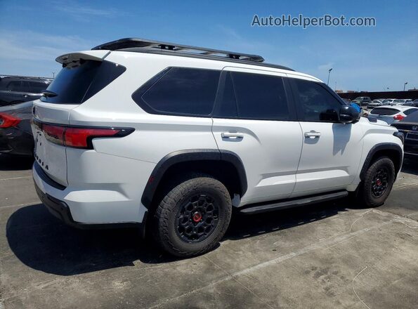 7SVAAABA7RX038557 2024 TOYOTA SEQUOIA White Rear right
