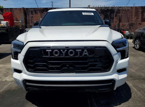 7SVAAABA7RX038557 2024 TOYOTA SEQUOIA White Front view